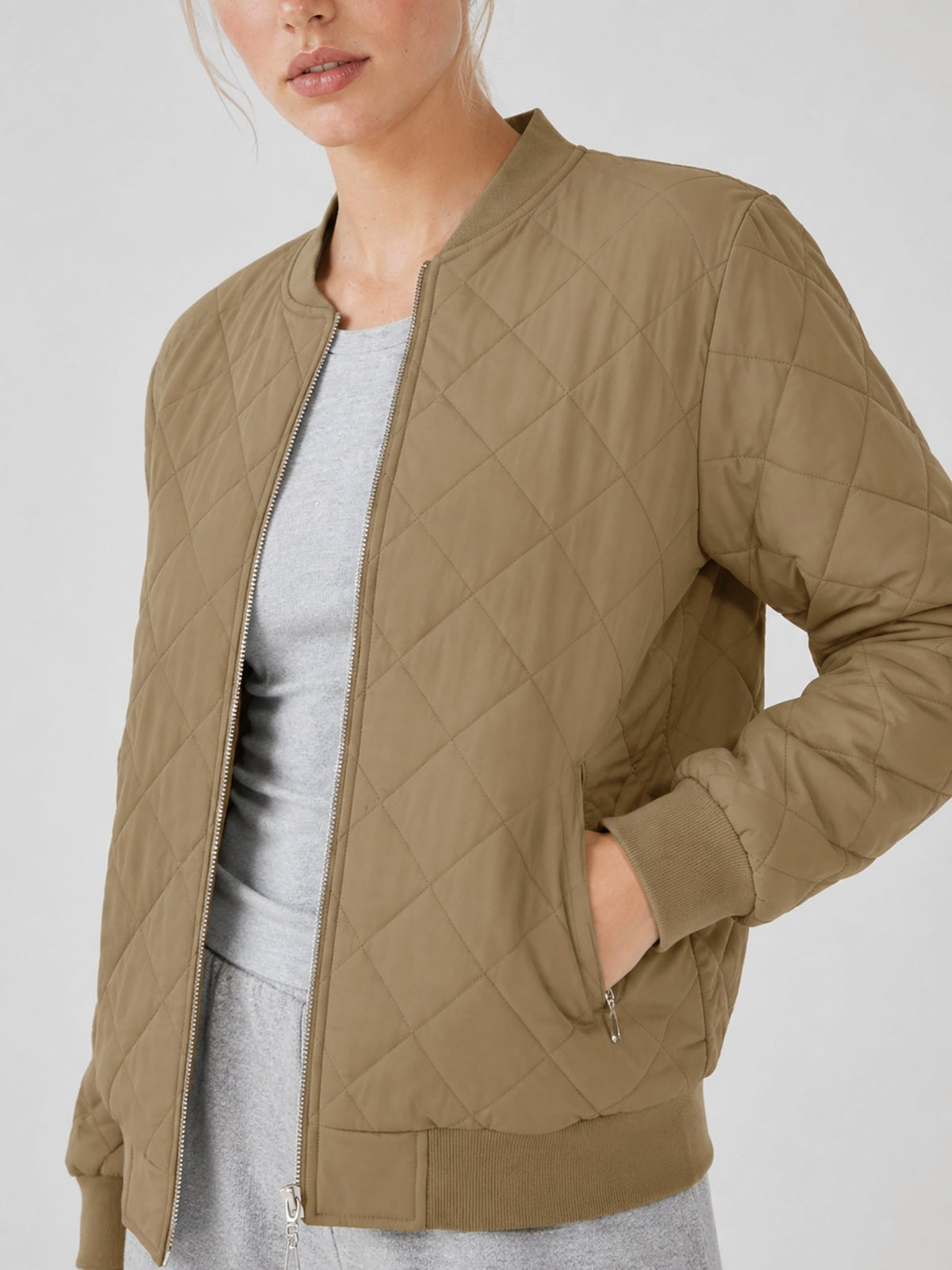 YUCOLEN Women's Lightweight Diamond Quilted Bomber Jacket with Secure Zip Pockets in Khaki