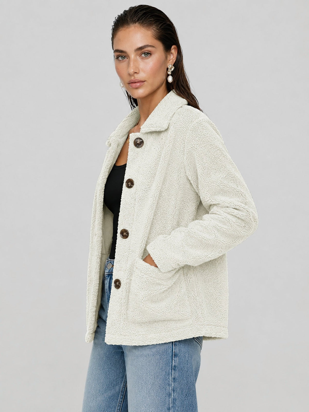 YUCOLEN Women‘s Button Down Fleece Jacket Soft Fuzzy Lapel Collar Coat with Pockets in Light Beige