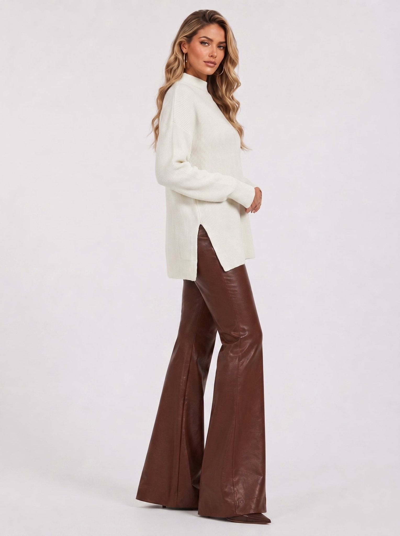 YUCOLEN Women's Oversized Ribbed Knit Turtleneck Pullover with Side Slit in Light beige