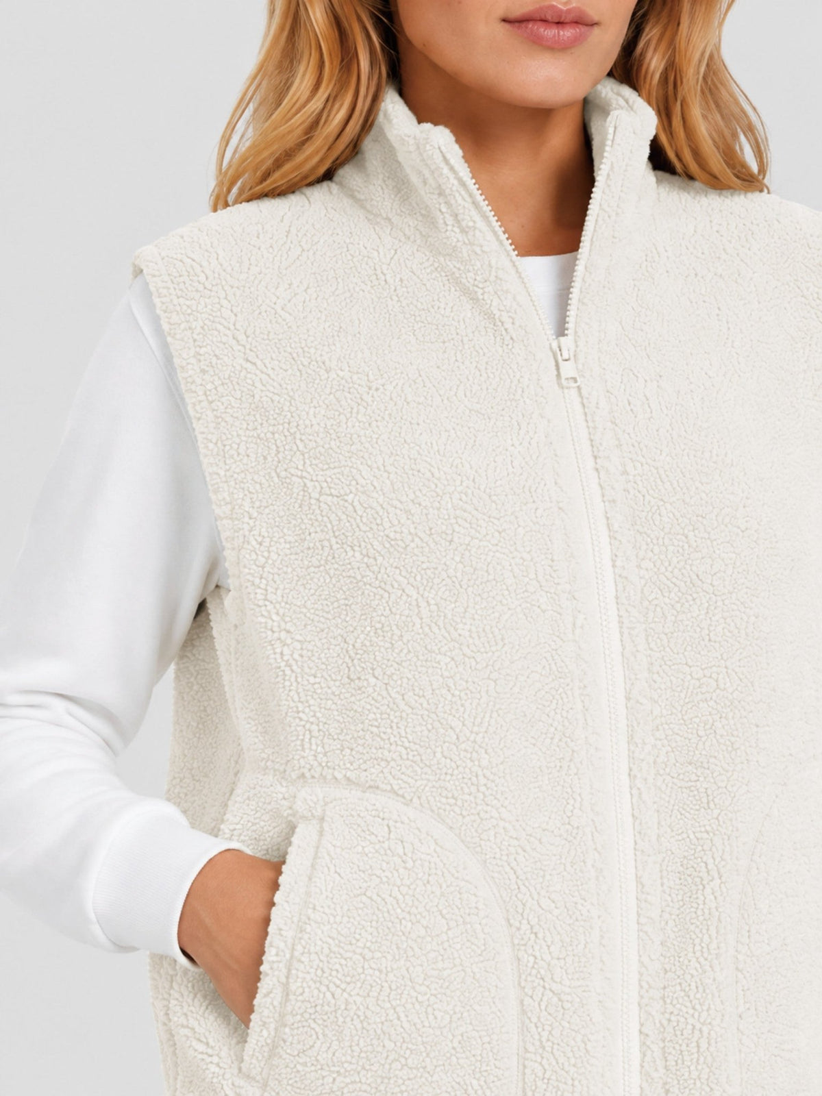 YUCOLEN Women's Sherpa Fleece Vest Fuzzy Zip Up Sleeveless Jacket with 4 Pockets in Light Beige