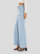 YUCOLEN Women's High Waisted Straight Leg Stretchy Denim Jeans with Pockets in Light Blue