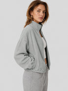 YUCOLEN Women's Cropped Fleece Jacket Full Zip Lightweight Workout Coat in Light Grey