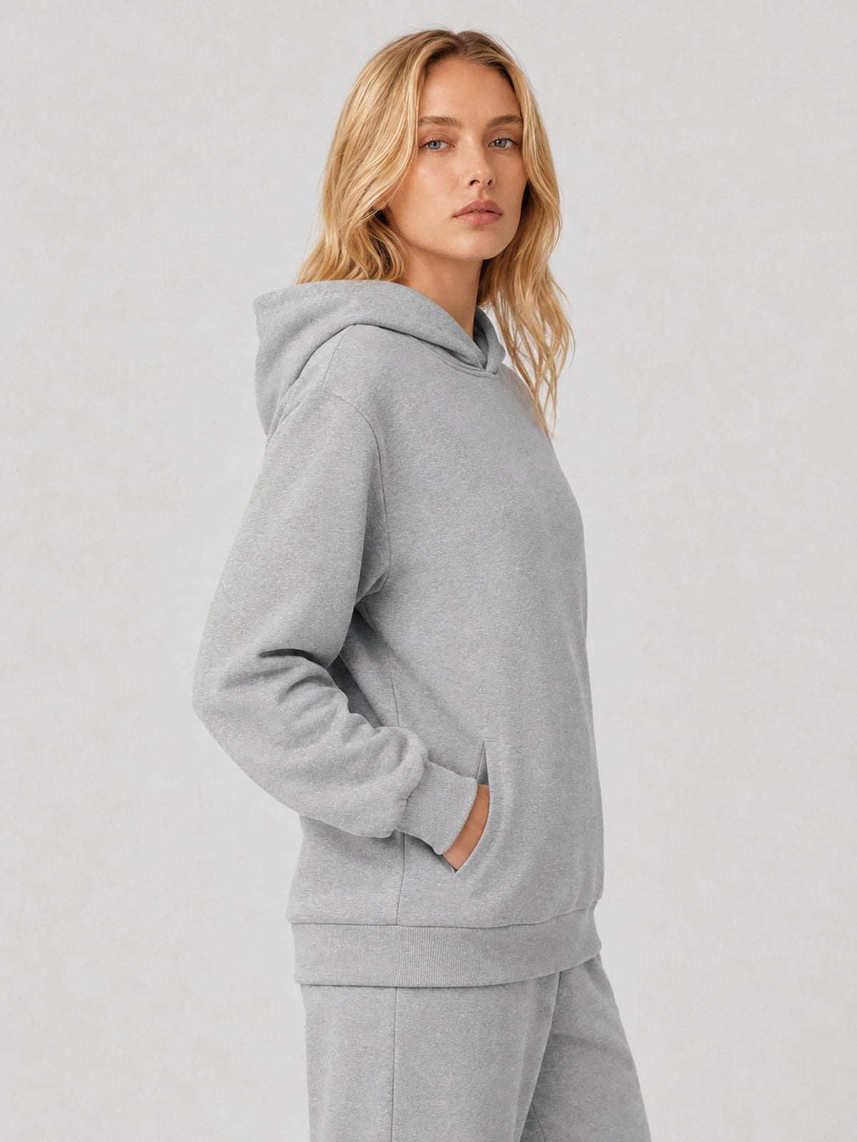 YUCOLEN Women's Loose Fit Fleece Lined Hoodie with Cotton Blend Fabric in Light Grey