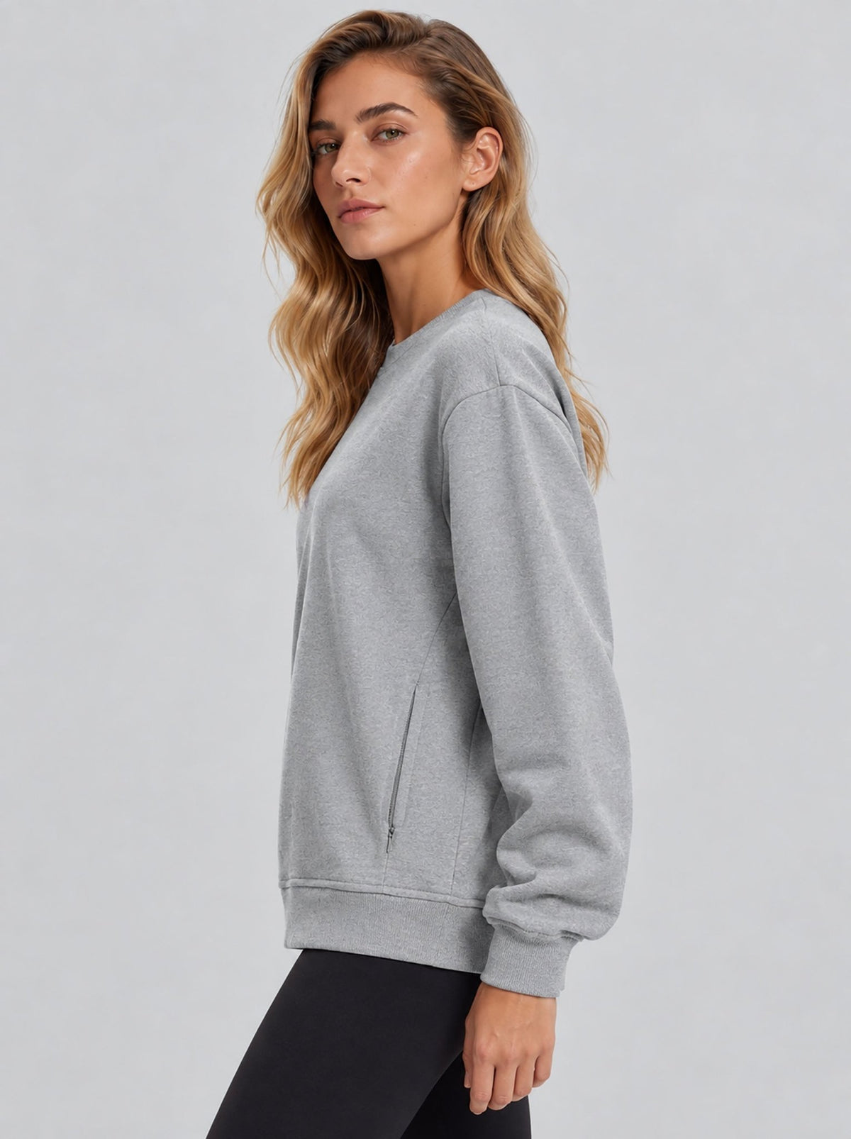 YUCOLEN Womens Warm Fleece Crewneck Sweatshirt with Zip Pockets in Light Grey