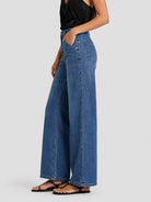YUCOLEN Women's High Waisted Straight Leg Stretchy Denim Jeans with Pockets in Medium Blue