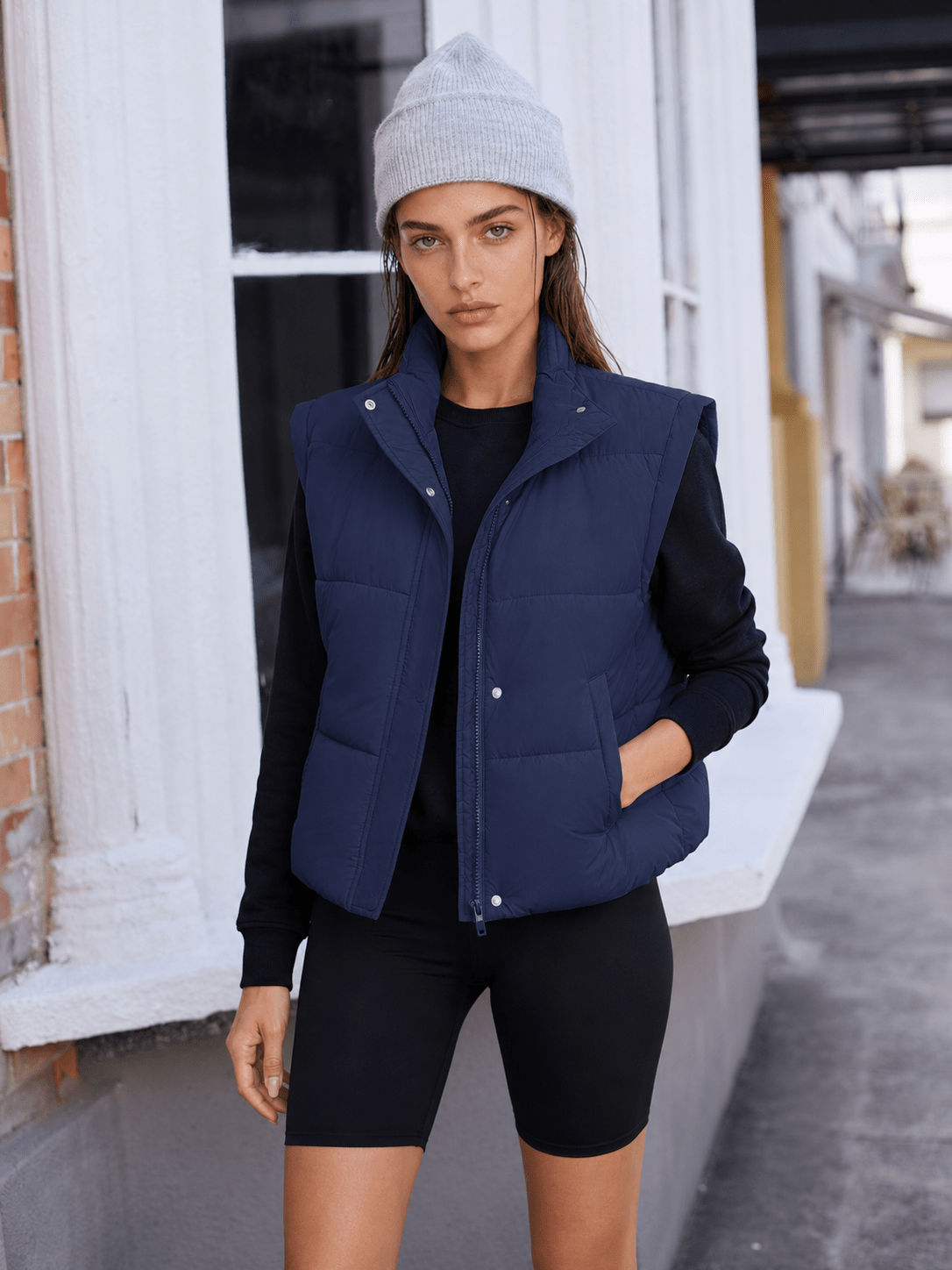 YUCOLEN Women's Cropped Puffer Vest Lightweight Windproof Insulated Gilet with Pockets in Navy