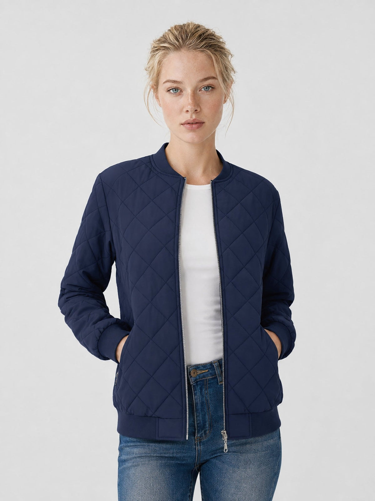 YUCOLEN Women's Lightweight Diamond Quilted Bomber Jacket with Secure Zip Pockets in Navy