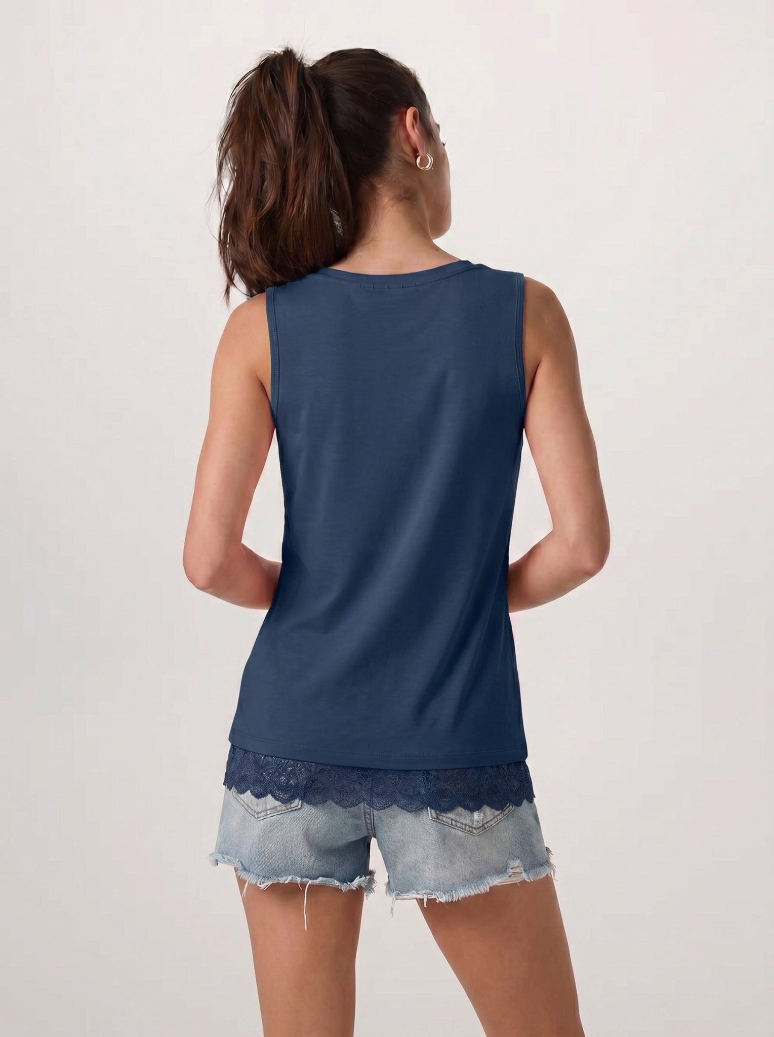 YUCOLEN Women's Lightweight Sleeveless Tank Top - Stretch Workout Shirt in Navy
