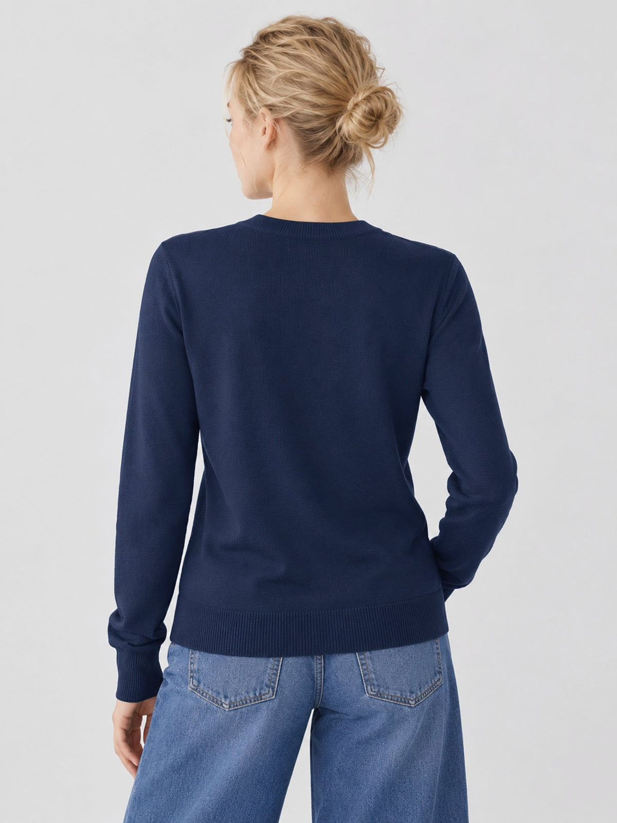 YUCOLEN Women's Soft Wool Blend Lightweight Crewneck Pullover Sweater in Navy