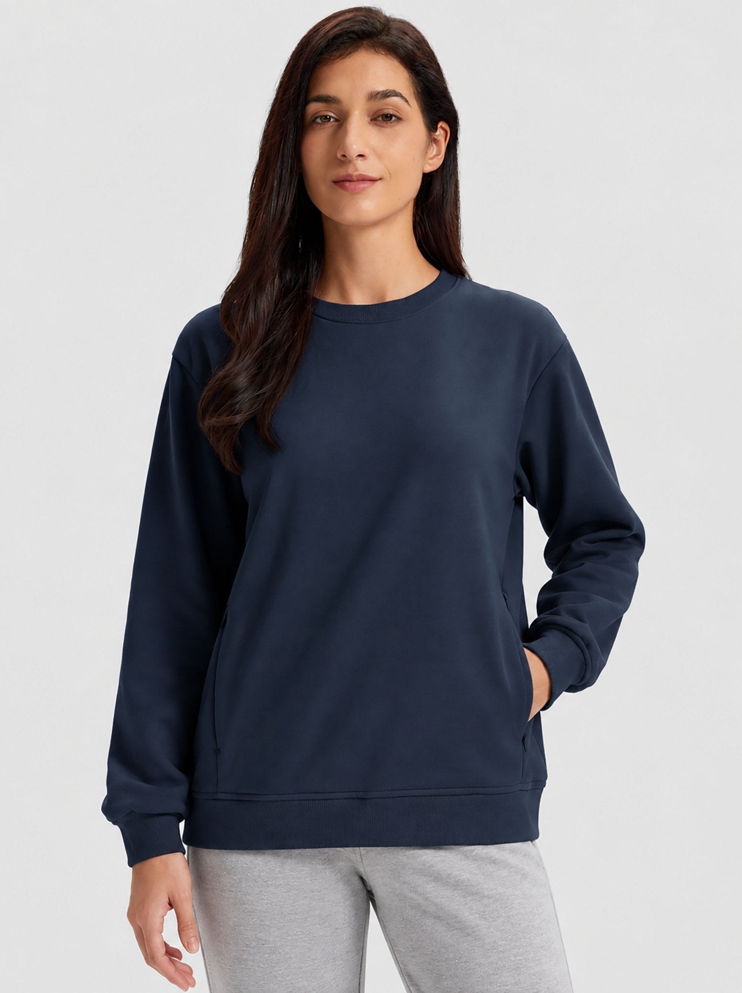 YUCOLEN Womens Warm Fleece Crewneck Sweatshirt with Zip Pockets in Navy