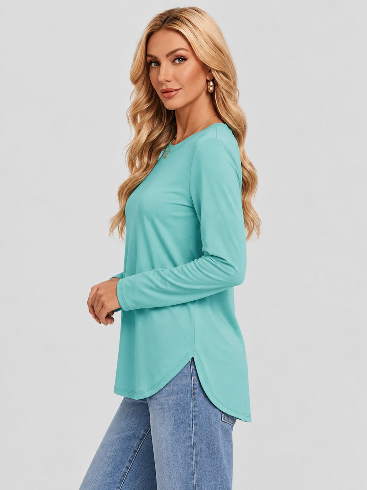 YUCOLEN Women's Long Sleeve Crewneck Tunic Top with Curved Hem in Pale Sage
