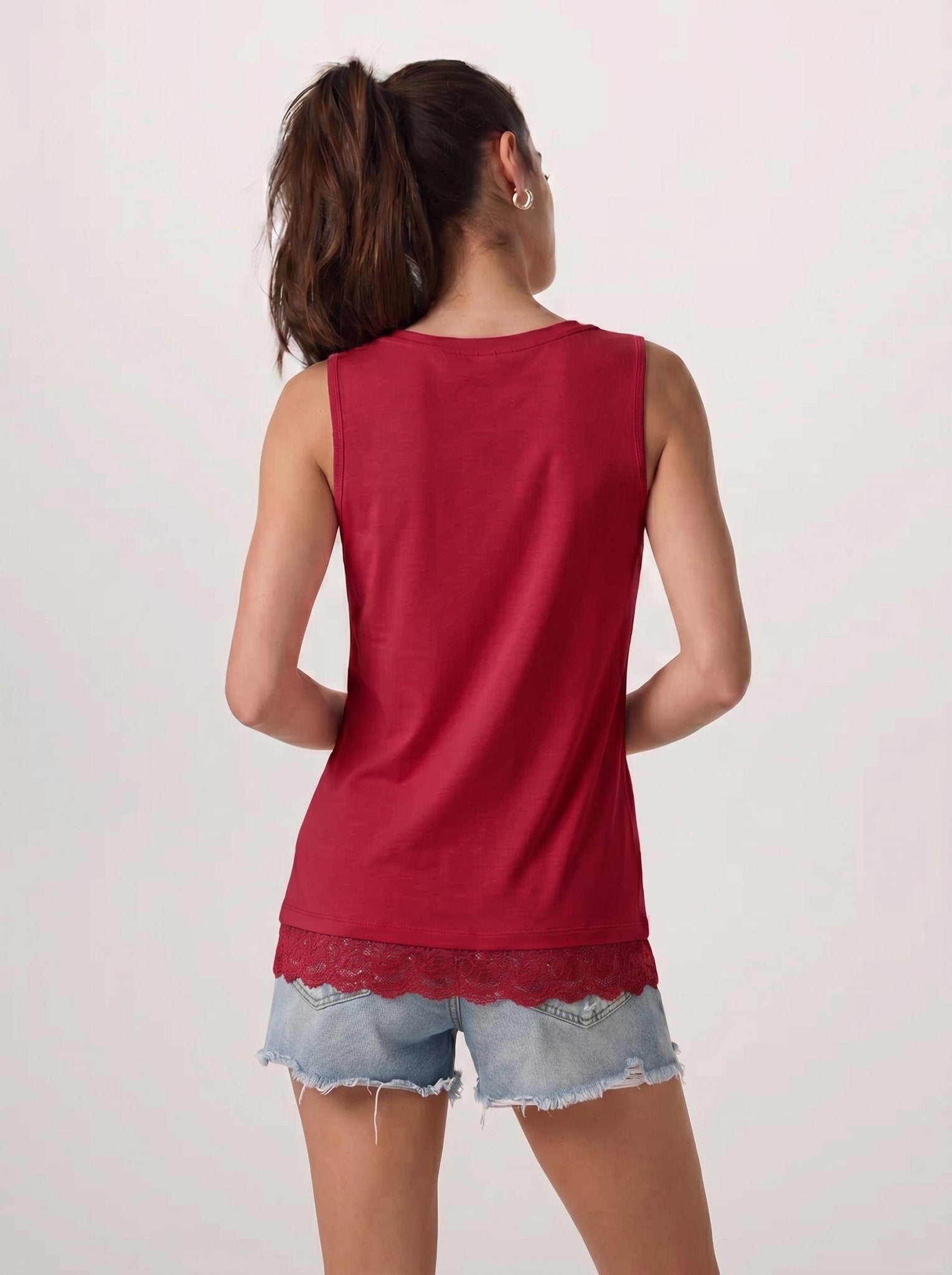YUCOLEN Women's Lightweight Sleeveless Tank Top - Stretch Workout Shirt in Red