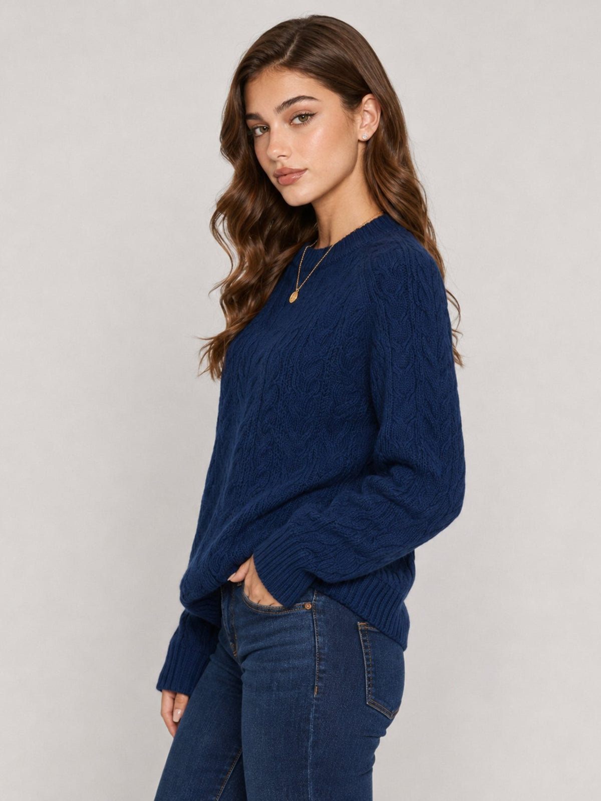 YUCOLEN Women's Oversized Cable Knit Sweater Soft Chunky Crew Neck Pullover Top in Sapphire blue