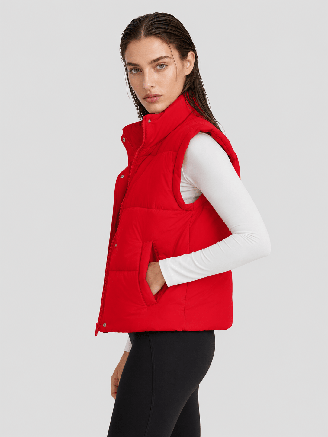 YUCOLEN Women's Cropped Puffer Vest Lightweight Windproof Insulated Gilet with Pockets in Tomato Red