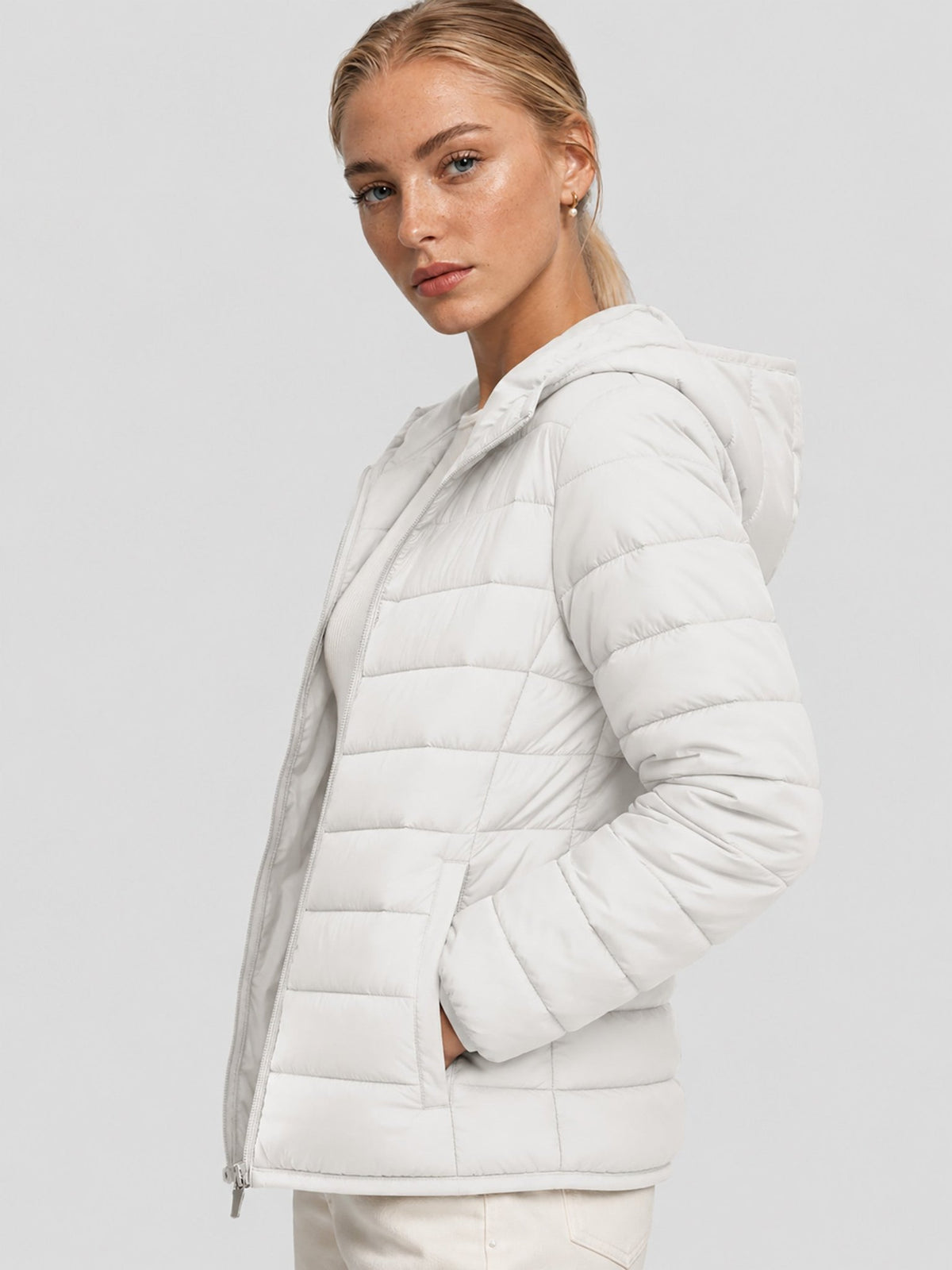 YUCOLEN Women Lightweight Hooded Jacket Water-Resistant Quilted Outdoor Coat in White