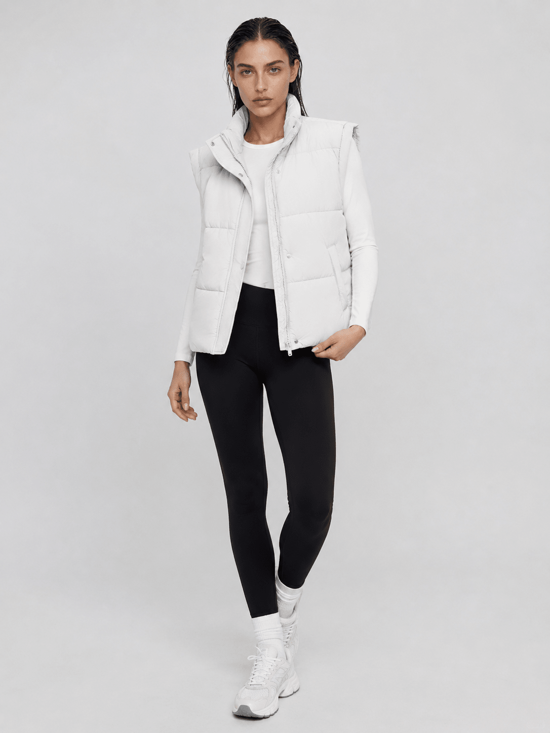 YUCOLEN Women's Cropped Puffer Vest Lightweight Windproof Insulated Gilet with Pockets in White