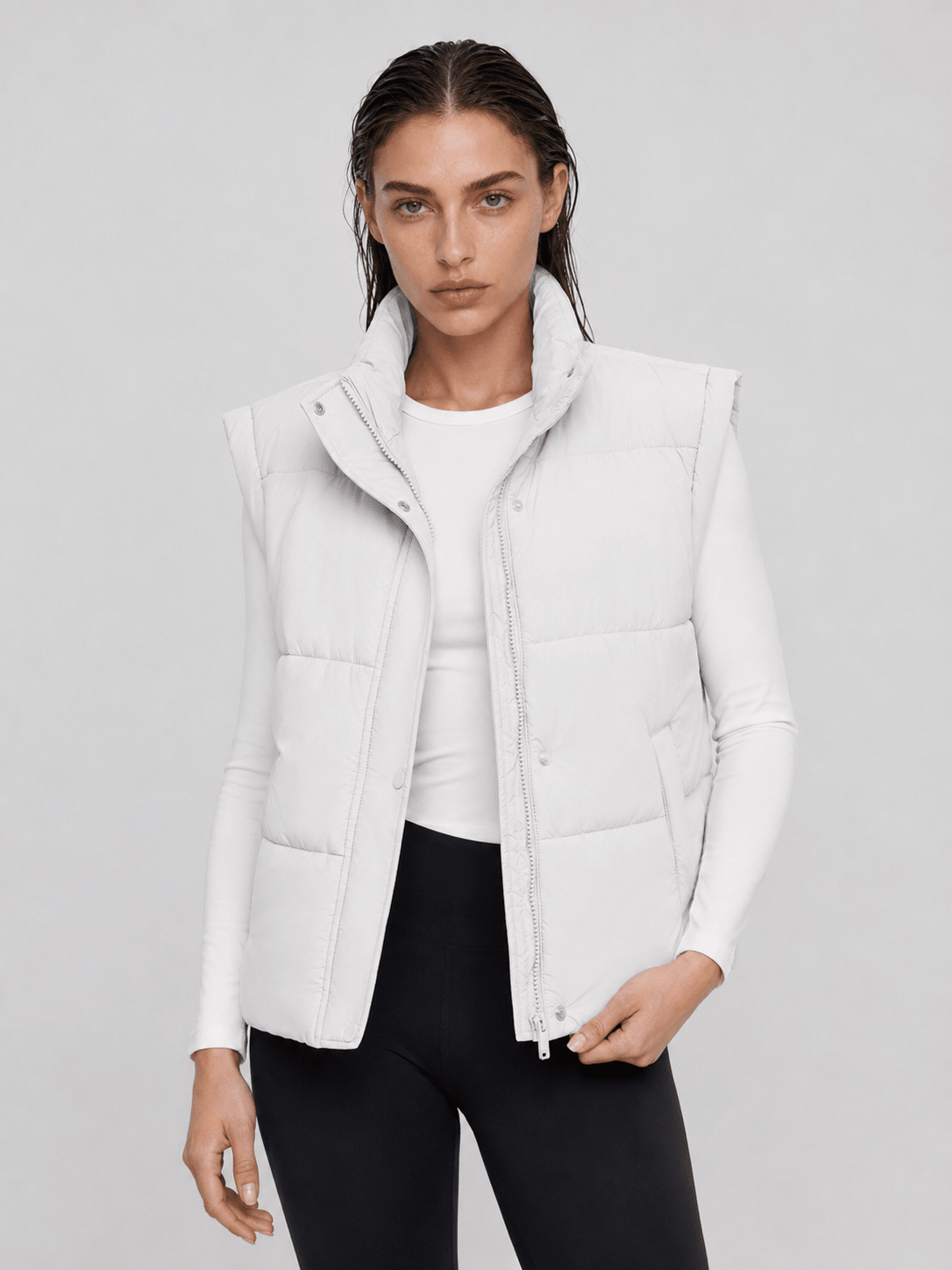YUCOLEN Women's Cropped Puffer Vest Lightweight Windproof Insulated Gilet with Pockets in White