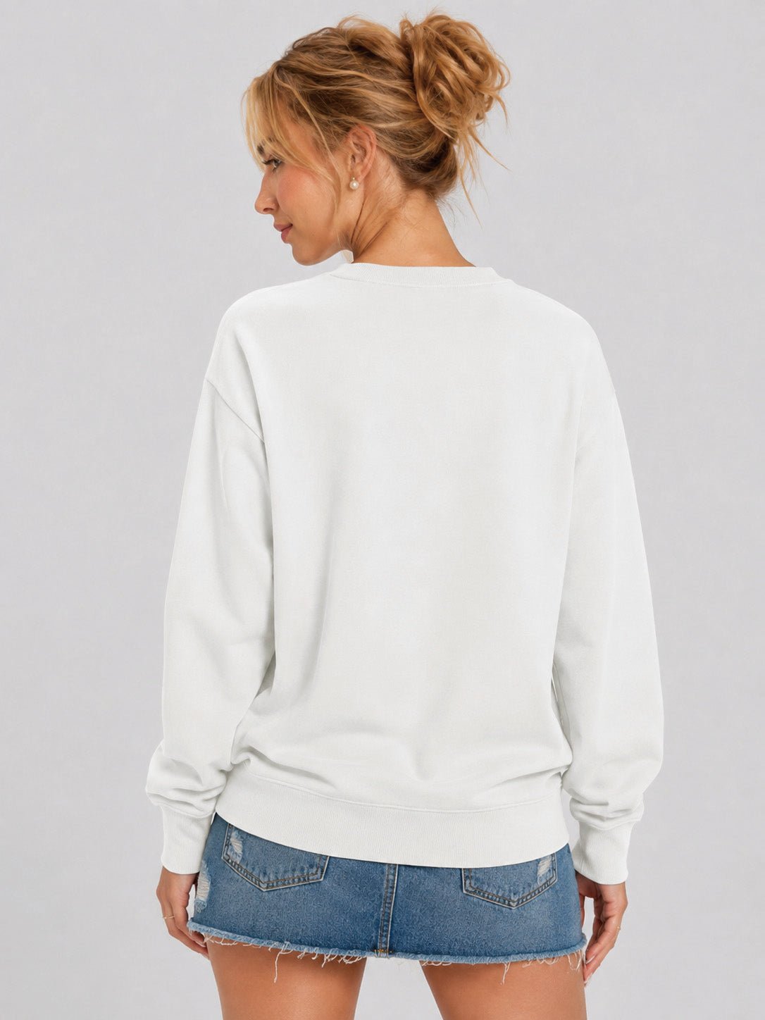 YUCOLEN Women's Fleece Lined Crewneck Sweatshirt with Thumb Holes Loose Fit Pullover in White
