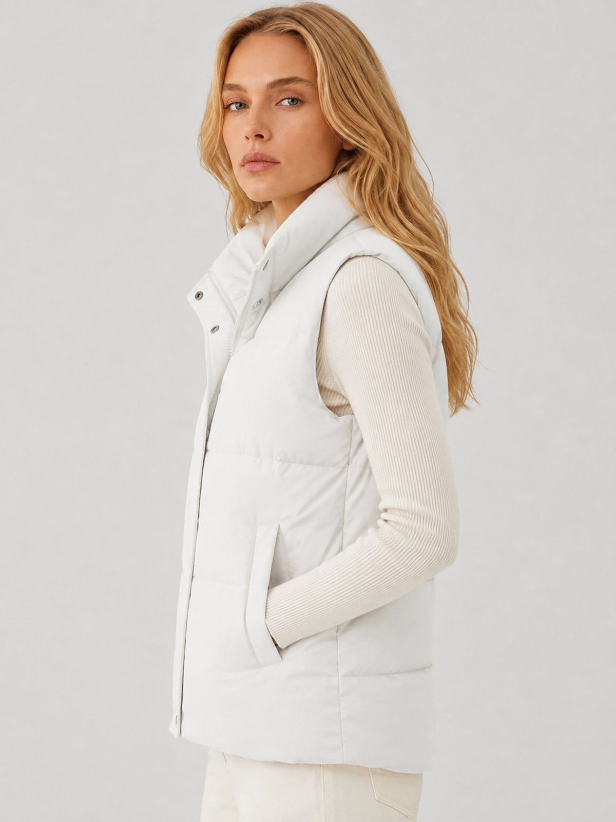 YUCOLEN Women's Lightweight Duck Down Puffer Vest Stand Collar Sleeveless Jacket in White