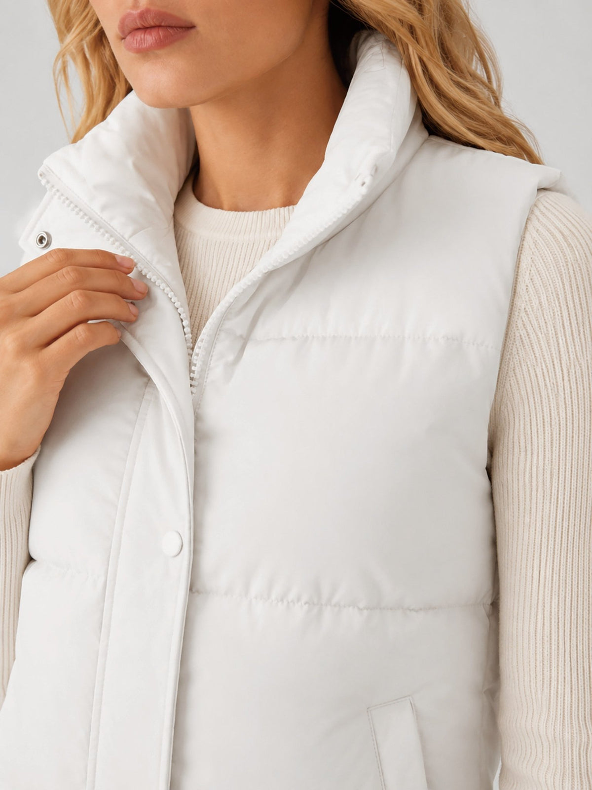 YUCOLEN Women's Lightweight Duck Down Puffer Vest Stand Collar Sleeveless Jacket in White