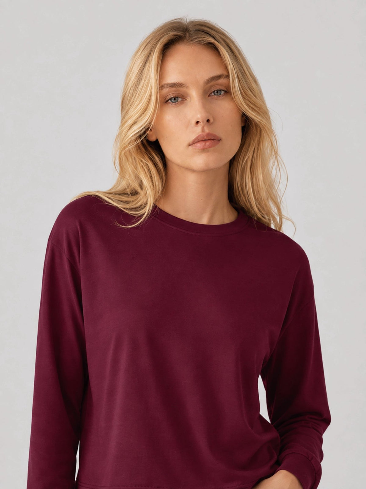 YUCOLEN Women's Breathable Cotton Blend Long Sleeve Crewneck Cropped Top in Wine Red