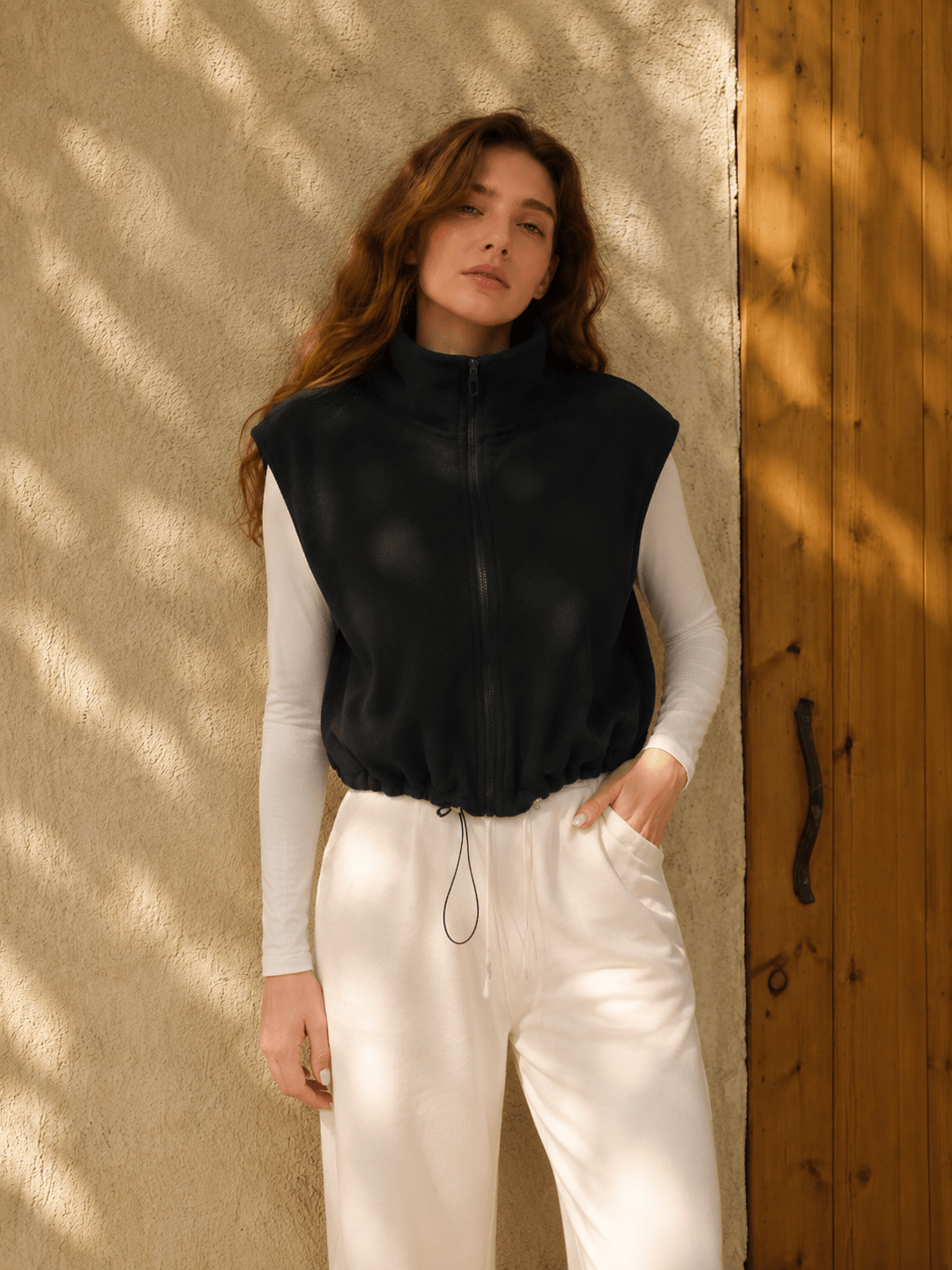 YUCOLEN Women‘s Full Zip Polar Fleece Cropped Vest Lightweight Stand Collar Sleeveless Jacket with Drawstring Hem in Black