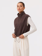 YUCOLEN Women‘s Full Zip Polar Fleece Cropped Vest Lightweight Stand Collar Sleeveless Jacket with Drawstring Hem in Brown
