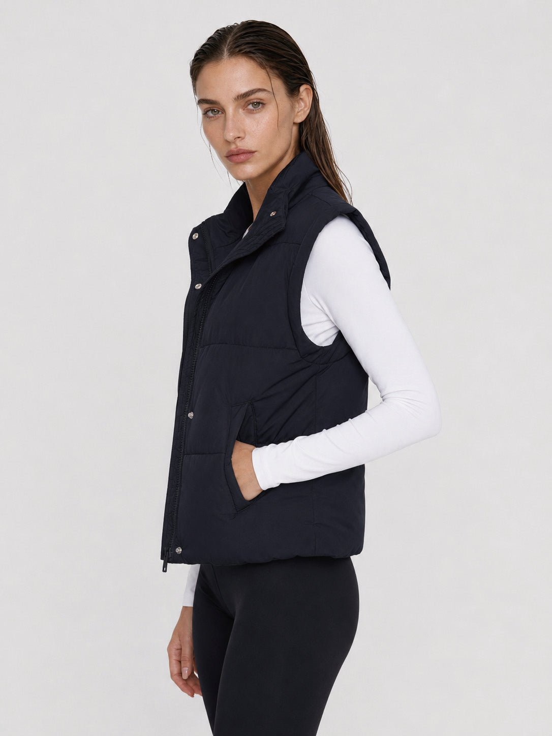 YUCOLEN Women's Cropped Puffer Vest Lightweight Windproof Insulated Gilet with Pockets in Black