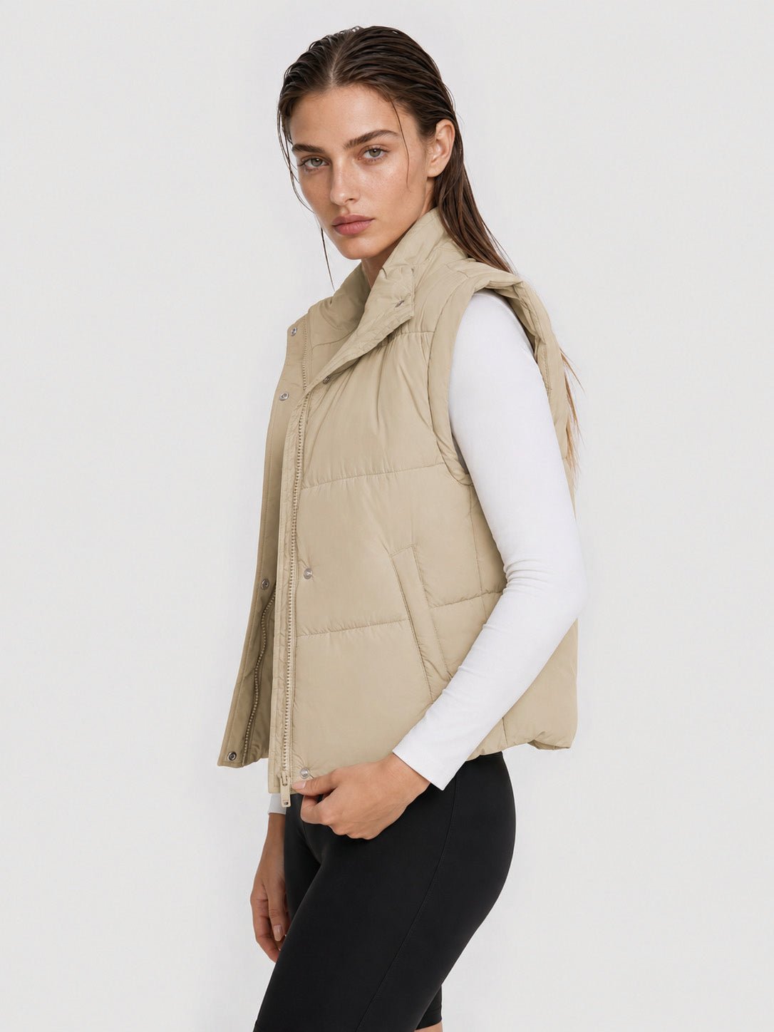 YUCOLEN Women's Cropped Puffer Vest Lightweight Windproof Insulated Gilet with Pockets in Light Champagne