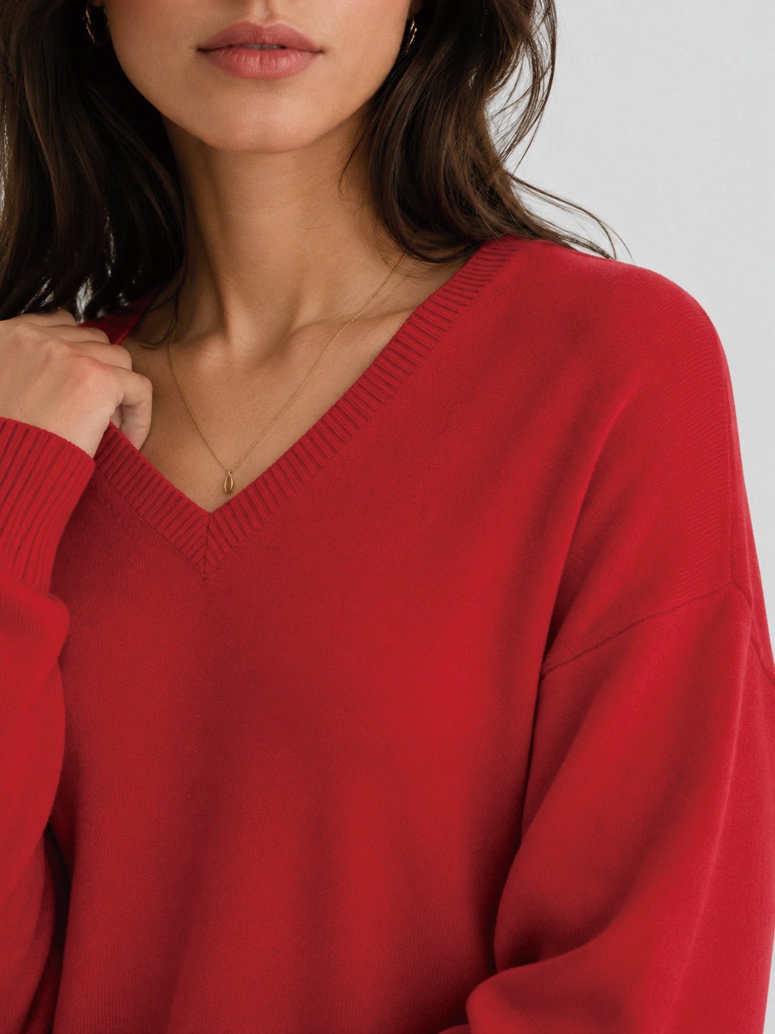 YUCOLEN Women's V Neck Lightweight Sweater Soft Artificial Wool Blend Pullover Top in Tomato Red
