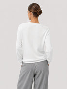 YUCOLEN Women's V Neck Lightweight Sweater Soft Artificial Wool Blend Pullover Top in White